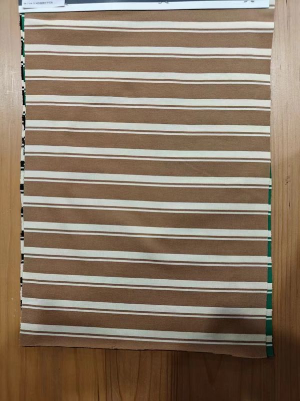 평평하고 부드럽고 피부 친화적 인 건강 한 줄무늬 넥타이 티셔츠