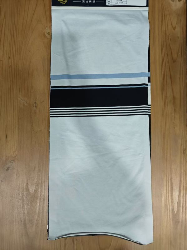 환경 친화적이고 유행적이며 내구성 있고 부드러운 줄무늬 넥타이