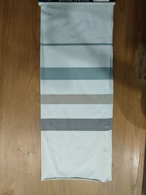 좋은 가격 가볍게 착용 할 수 있는 피부 친화적인 부드러운 줄무늬 물질의 직물 온라인으로